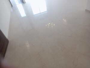 Room in 3 BHK Apartment at Smart World Orchard, Sector 61 – for Rent