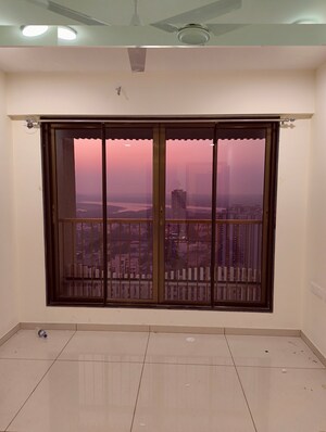 Room in 2 BHK Apartment at Chandak 34 Park Estate, Goregaon West – for Rent