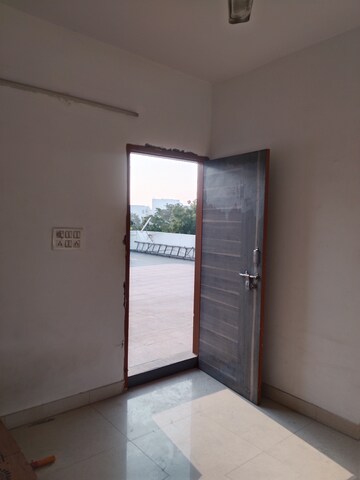 Room in 1 RK Builder Floor at Dev Homes 5, Sector 37 – for Rent