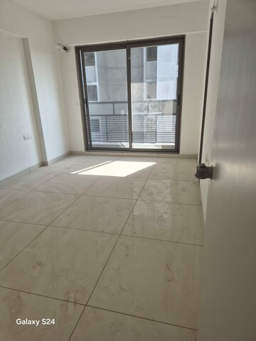 Room in 3 BHK Apartment at Vivaan Ixora, Zundal – for Rent