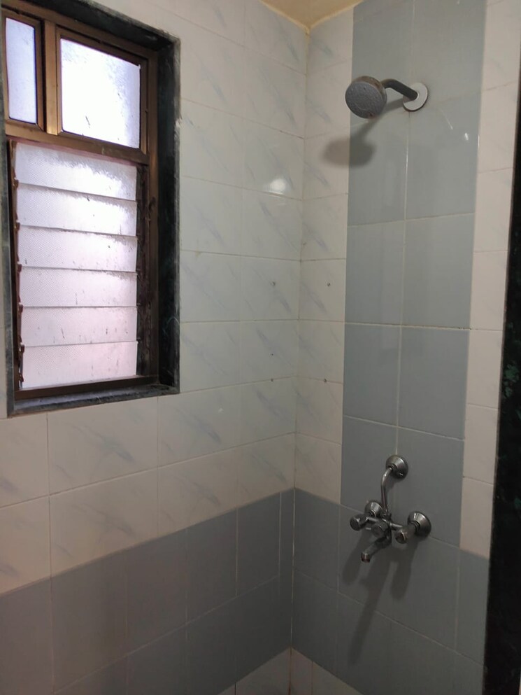 Bathroom, sector 14 dwarka 1 Bedroom 580 Sq.Ft. Apartment In Sector 14 Dwarka Delhi 9642083