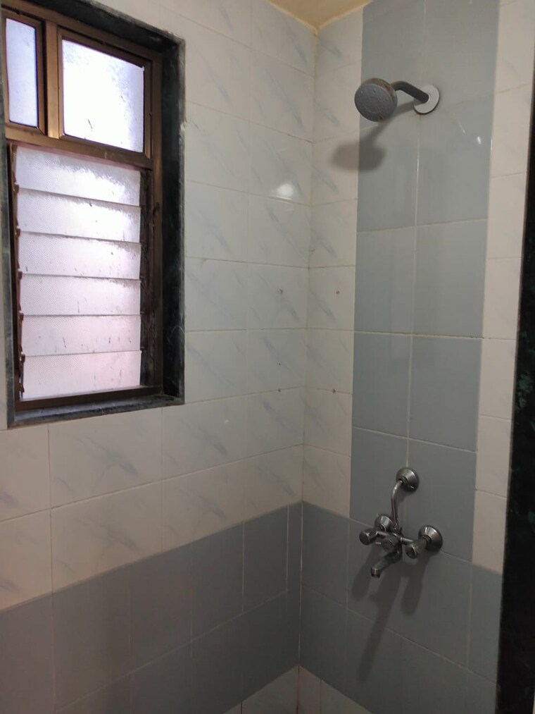 Bathroom, sector 14 dwarka 1 Bedroom 580 Sq.Ft. Apartment In Sector 14 Dwarka Delhi 9642083