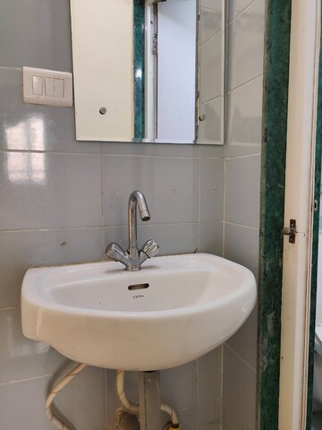 Bathroom in 1 BHK Apartment at Sector 14 Dwarka – for Rent