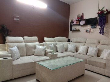 Living Room in 1 BHK Apartment at Gomti Nagar – for Rent