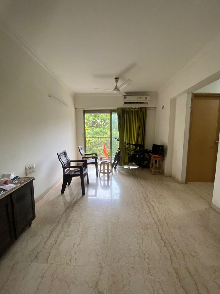 Living Room, dn nagar 2 Bedroom 640 Sq.Ft. Apartment In Dn Nagar Mumbai 9646067