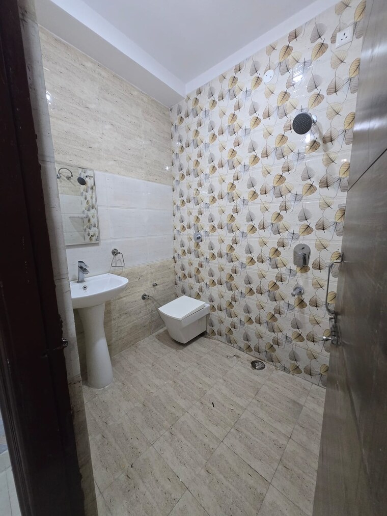 Bathroom, singla-south-city 1 Bedroom 900 Sq.Ft. Apartment In Lohgarh Zirakpur 9646063