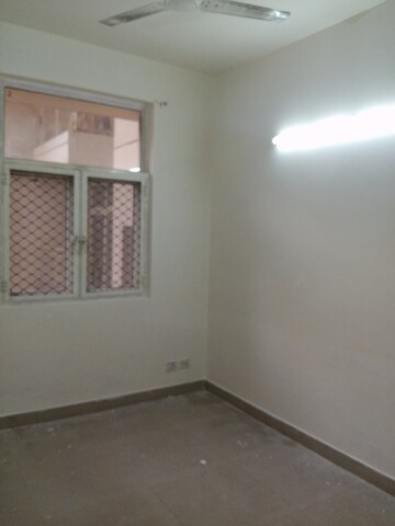 Room in 2 BHK Apartment at Mahagun Mywoods II, Sector 16c Greater Noida – for Sale