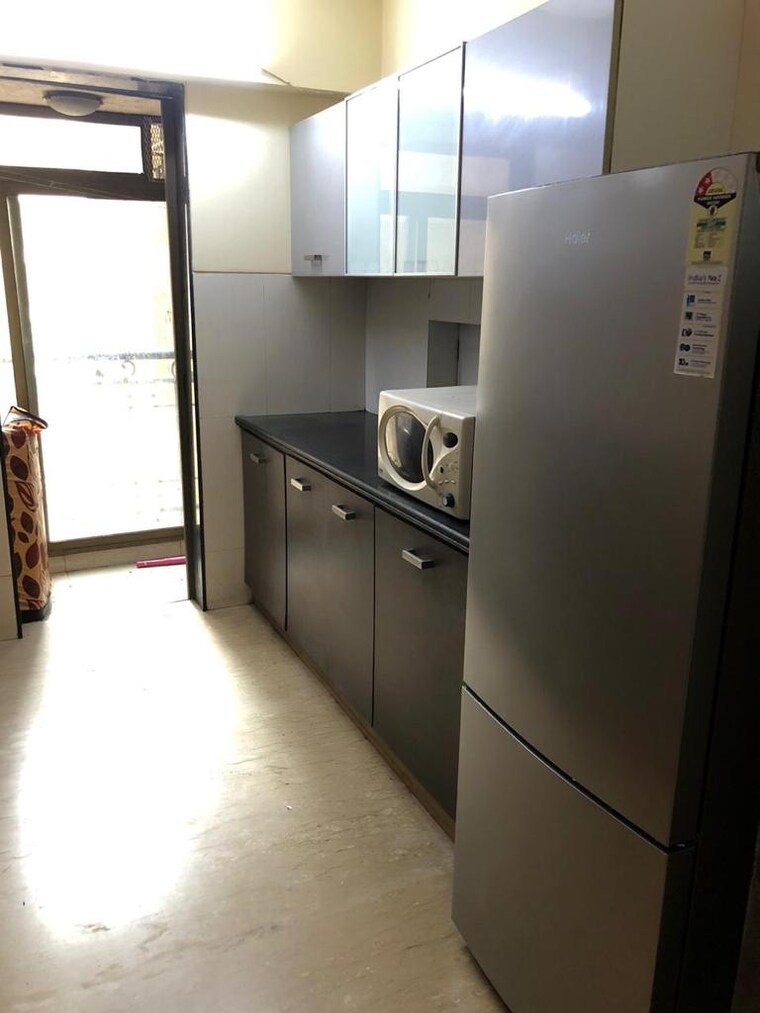 Room, lake-home 3 Bedroom 1050 Sq.Ft. Apartment In Powai Mumbai 9646113