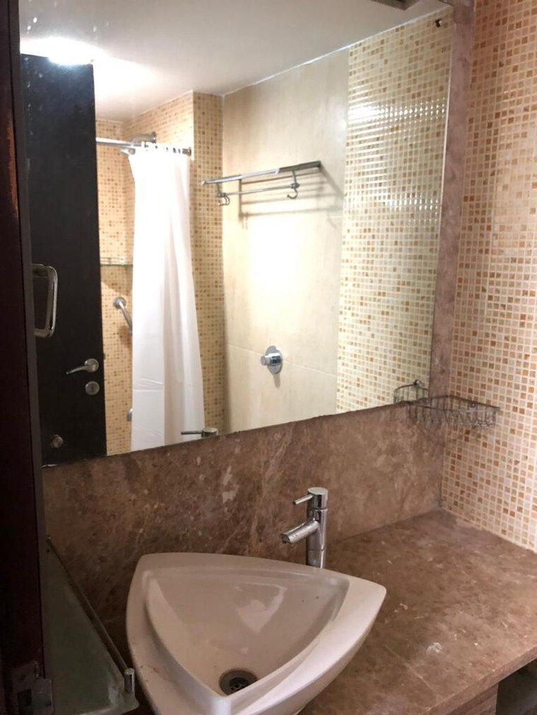 Bathroom, lake-home 3 Bedroom 1050 Sq.Ft. Apartment In Powai Mumbai 9646113