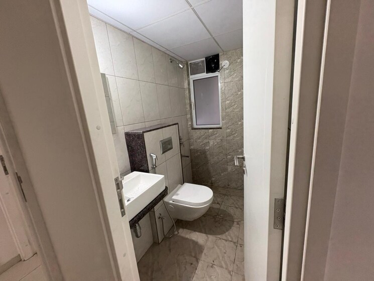 Bathroom, kohinoor-sapphire-2 2 Bedroom 660 Sq.Ft. Apartment In Tathawade Pune 9646102