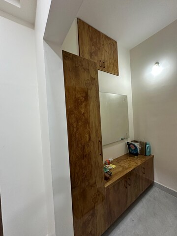 Room in 3 BHK Builder Floor at Kondapur – for Rent