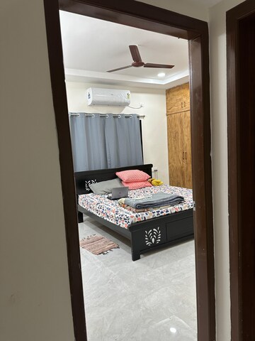 Bedroom in 3 BHK Builder Floor at Kondapur – for Rent