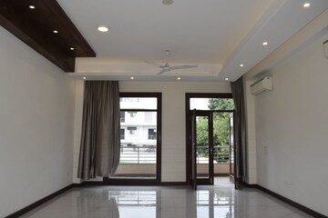 Building Lobby in 2 BHK Builder Floor at RWA Apartments Sector 47, Sector 47 – for Rent