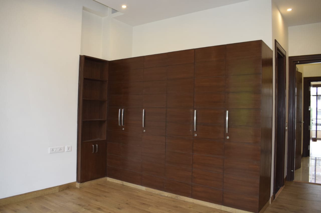 2 BHK + Extra Room Builder Floor For Rent in RWA Apartments Sector 47