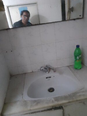 Bathroom in 1 BHK Apartment at Naya Oriental CHS, Borivali West – for Rent