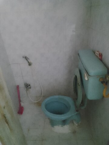 Bathroom in 1 BHK Apartment at Naya Oriental CHS, Borivali West – for Rent