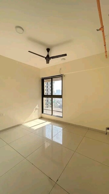 Room in 3 BHK Apartment at Chandak 34 Park Estate, Goregaon West – for Rent