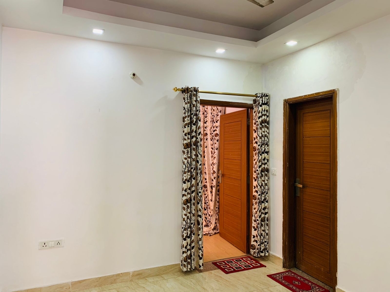 1 BHK Builder Floor For Rent in Saket