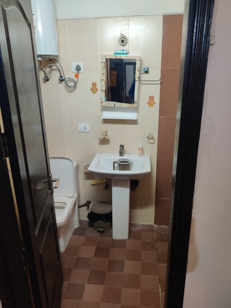Bathroom, aims-golf-avenue-i 3 Bedroom 1550 Sq.Ft. Apartment In Sector 75 Noida 9646147