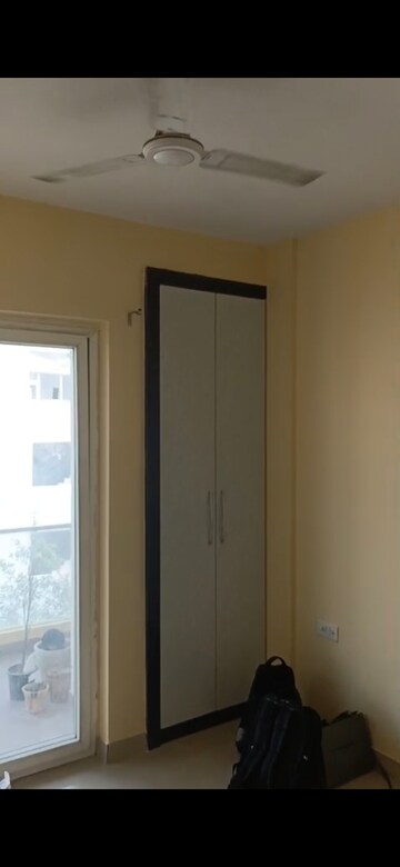 Room in 3 BHK Builder Floor at Amolik Residency, Sector 86 – for Rent