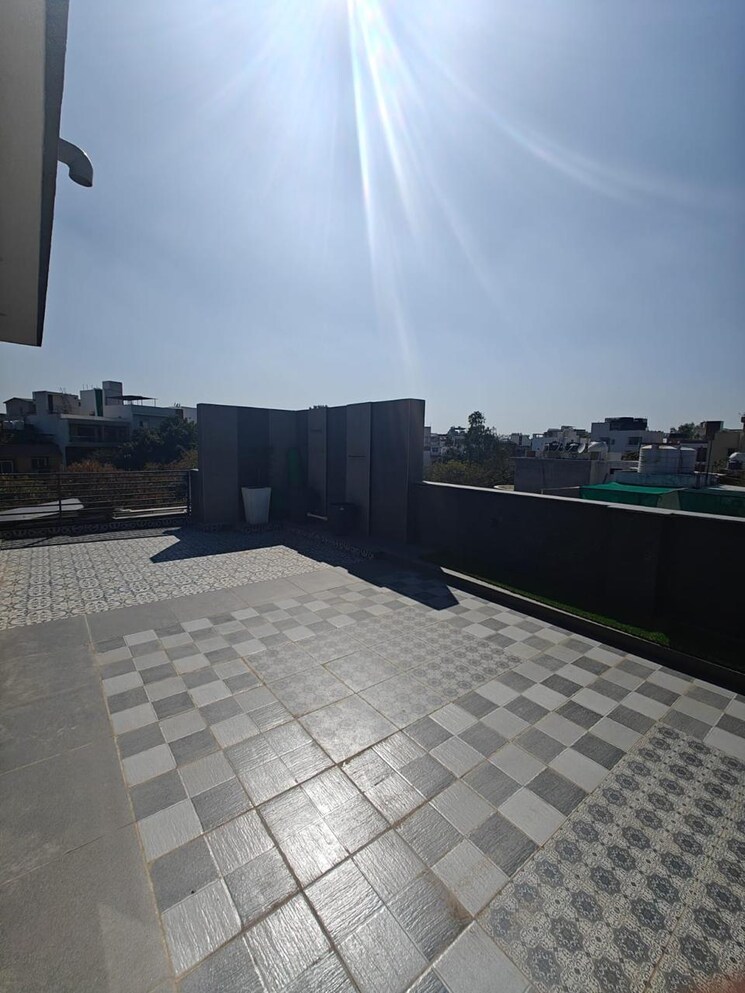 Terrace, chittaranjan park 1 Bedroom 100 Sq.Yd. Builder Floor In Chittaranjan Park Delhi 9646165