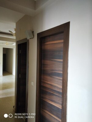 Building Lobby in 3 BHK Apartment at Futec Gateway, Sector 75 – for Rent