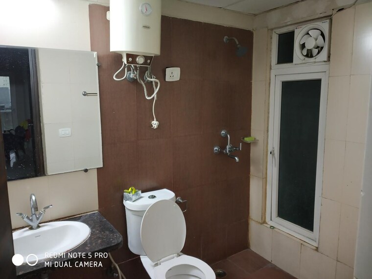 Bathroom, futec-gateway 3 Bedroom 1435 Sq.Ft. Apartment In Sector 75 Noida 9646180