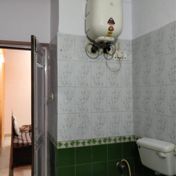 Bathroom in 3 BHK Builder Floor at RWA Apartments Sector 53, Gijhor Village – for Rent
