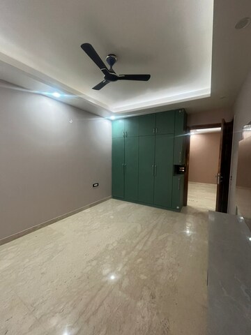 Room in 2 BHK Builder Floor at Sector 45 – for Rent