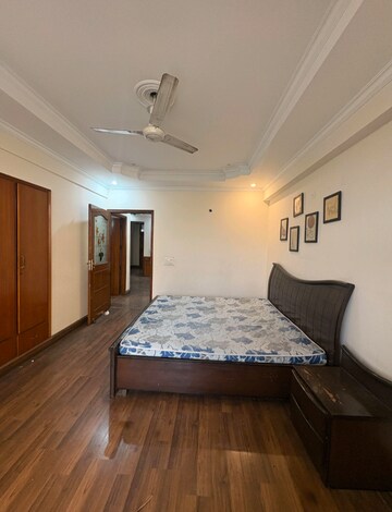 Bedroom in 3.5 BHK Apartment at The Retreat Gurgaon, Sector 41 – for Rent