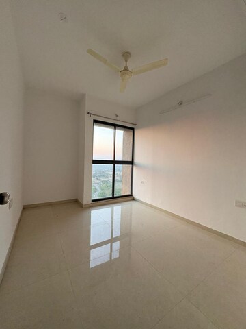 2 BHK Apartment For Rent in Lodha Lakeshore Greens, Dombivli East