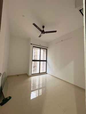 Room in 2 BHK Apartment at Lodha Lakeshore Greens, Dombivli East – for Rent