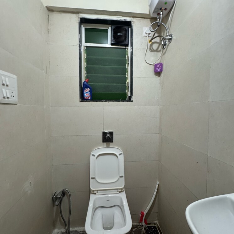 Bathroom, shivshankar-shivram-palladium 1 Bedroom 450 Sq.Ft. Apartment In Bhatti Pada Mumbai 9646225