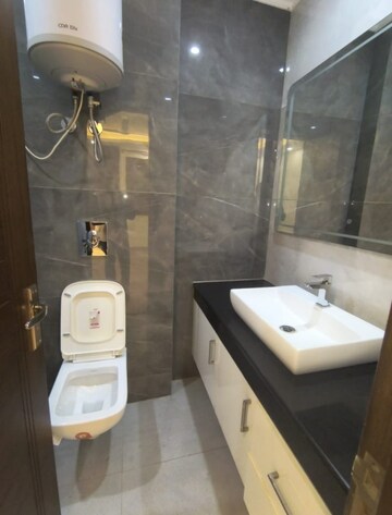 Attached Bathroom in 3 BHK Builder Floor at Chittaranjan Park – for Rent