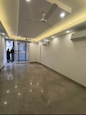 3 BHK Builder Floor For Rent in Chittaranjan Park