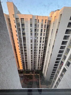 2 BHK Apartment For Rent in Lodha Lakeshore Greens, Dombivli East