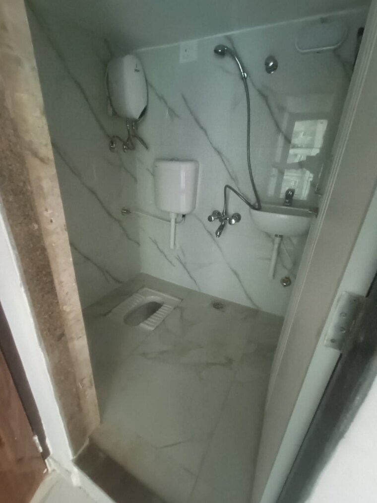 Bathroom, madhuban-township 1.5 Bedroom 750 Sq.Ft. Apartment In Vasai East Palghar 9646235