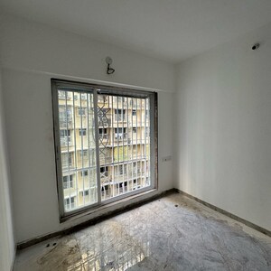 Room in 1 BHK Apartment at Vikhroli East – for Rent
