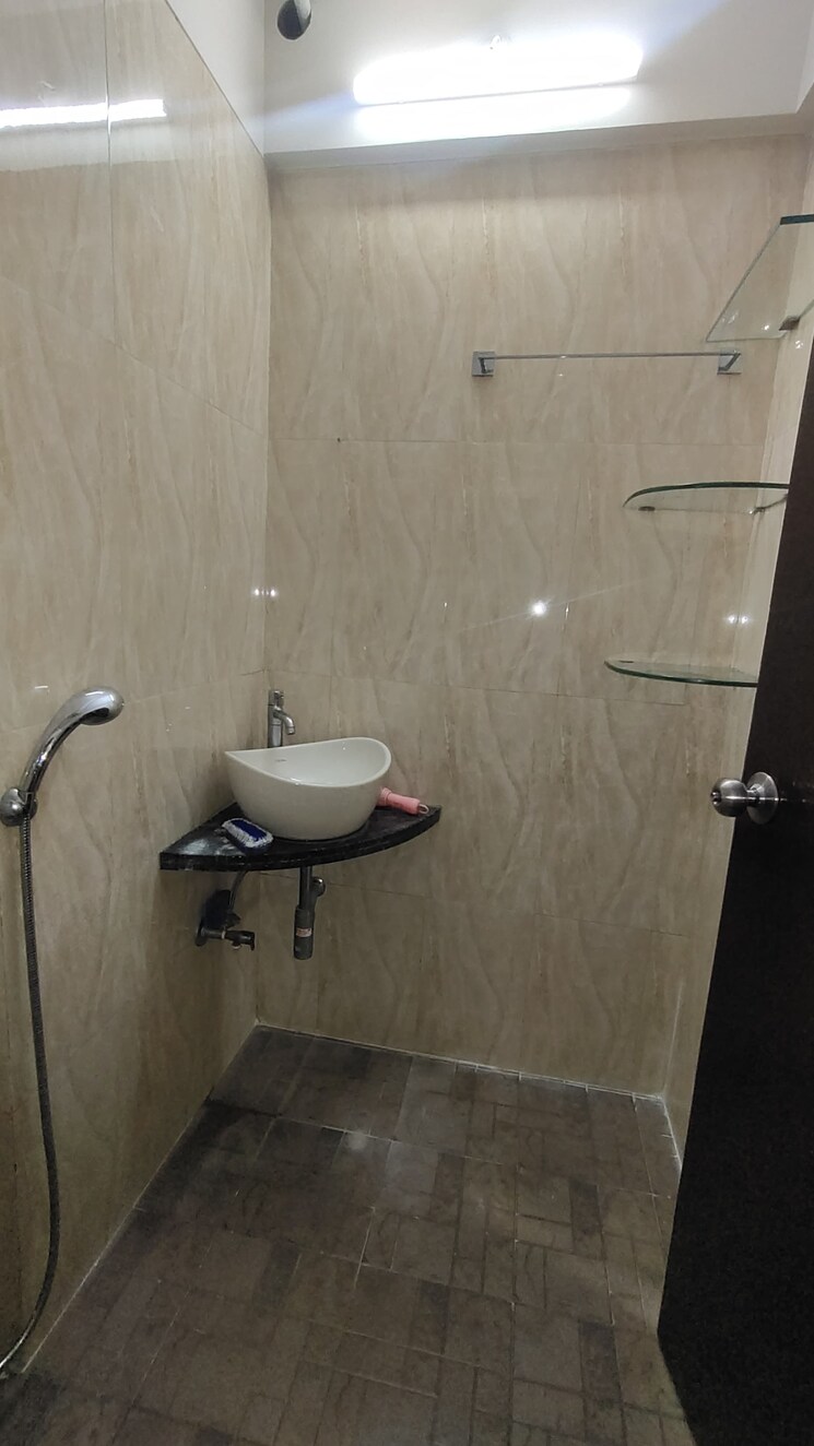 Bathroom, navnit-chs 1 Bedroom 450 Sq.Ft. Apartment In Andheri West Mumbai 9646236