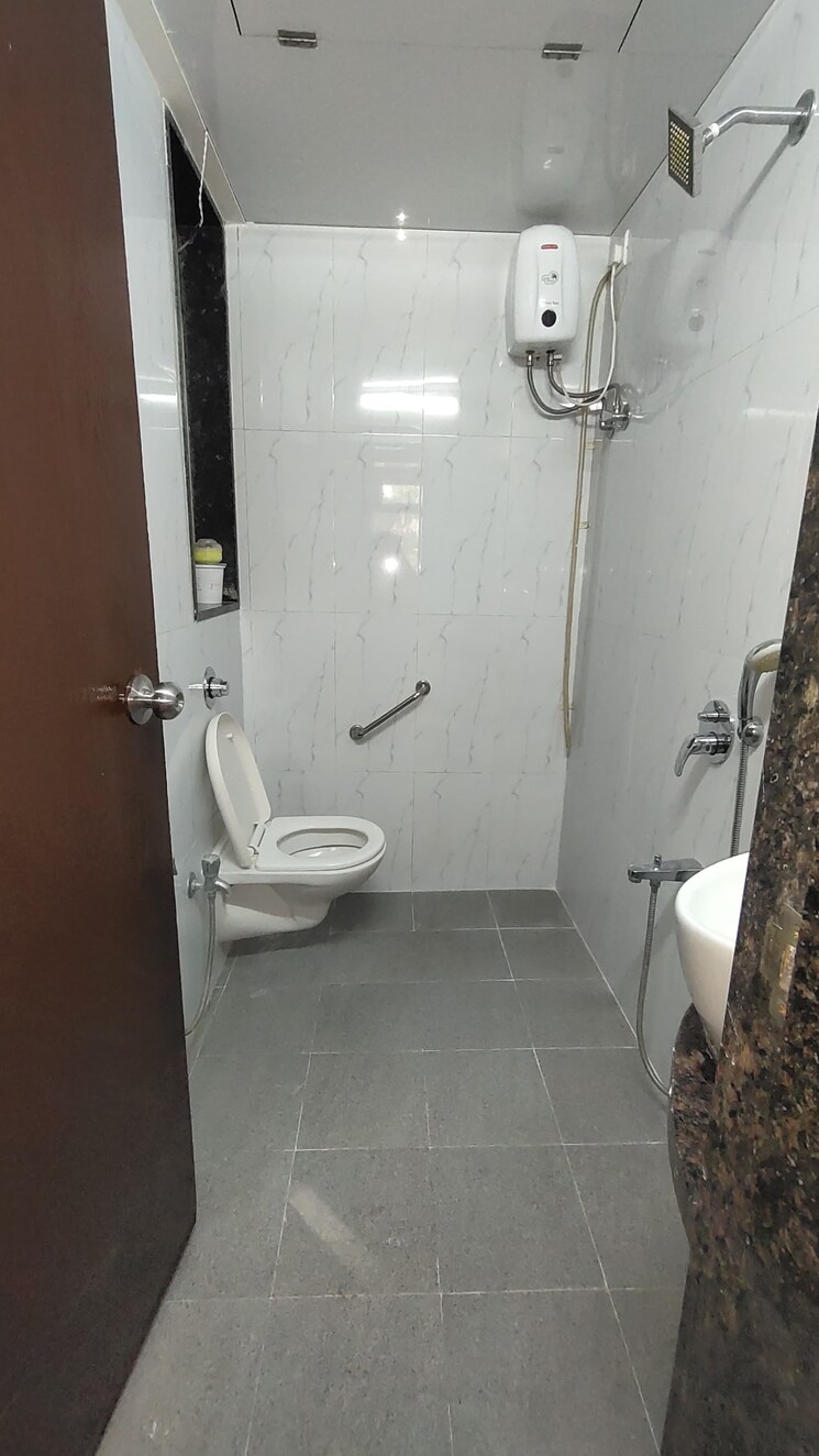 Bathroom, navnit-chs 1 Bedroom 450 Sq.Ft. Apartment In Andheri West Mumbai 9646236