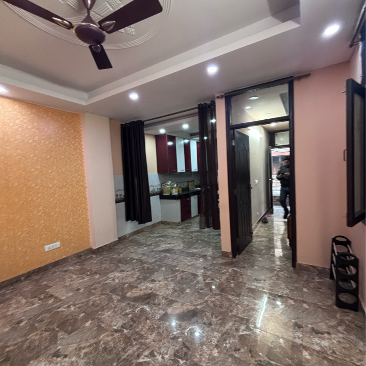 Room, jor bagh 1 Bedroom 325 Sq.Yd. Builder Floor In Jor Bagh Delhi 9646240