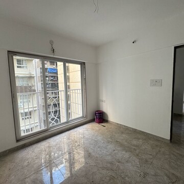 Room in 1 BHK Apartment at Vikhroli East – for Rent