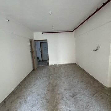 Room in 1 BHK Apartment at Vikhroli East – for Rent