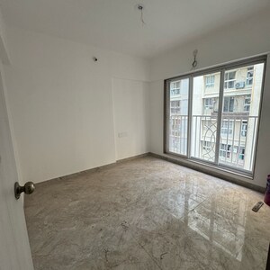 Room in 1 BHK Apartment at Vikhroli East – for Rent