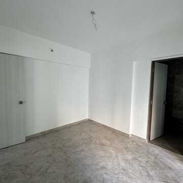 Room in 1 BHK Apartment at Vikhroli East – for Rent