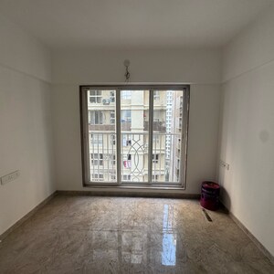 Room in 1 BHK Apartment at Vikhroli East – for Rent
