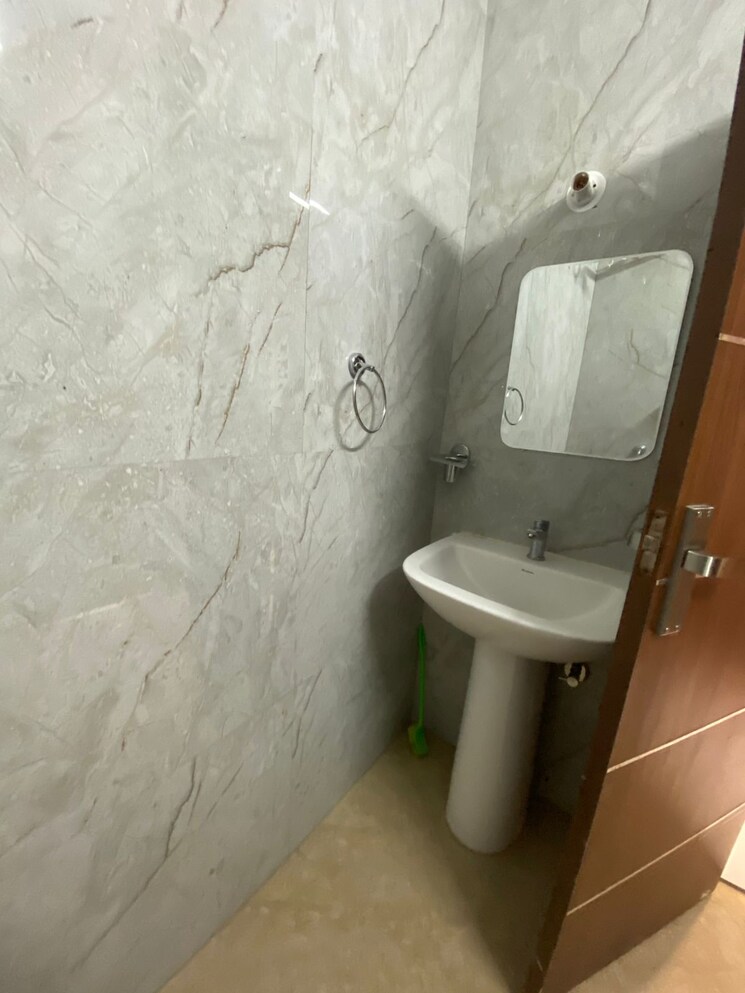Bathroom, aman vihar 2 Bedroom 1200 Sq.Ft. Builder Floor In Aman Vihar Dehradun 9646238