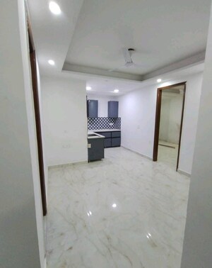 Room in 1 BHK Builder Floor at Saket – for Rent