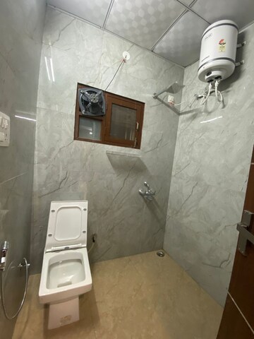 Bathroom in 2 BHK Builder Floor at Kulhan – for Rent