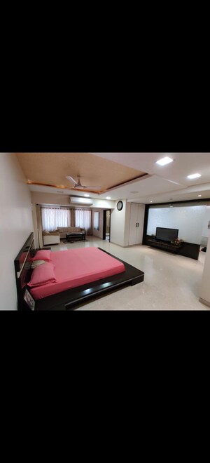 Bedroom in 6 BHK Independent House at Mittal Ruia Park, Juhu – for Sale